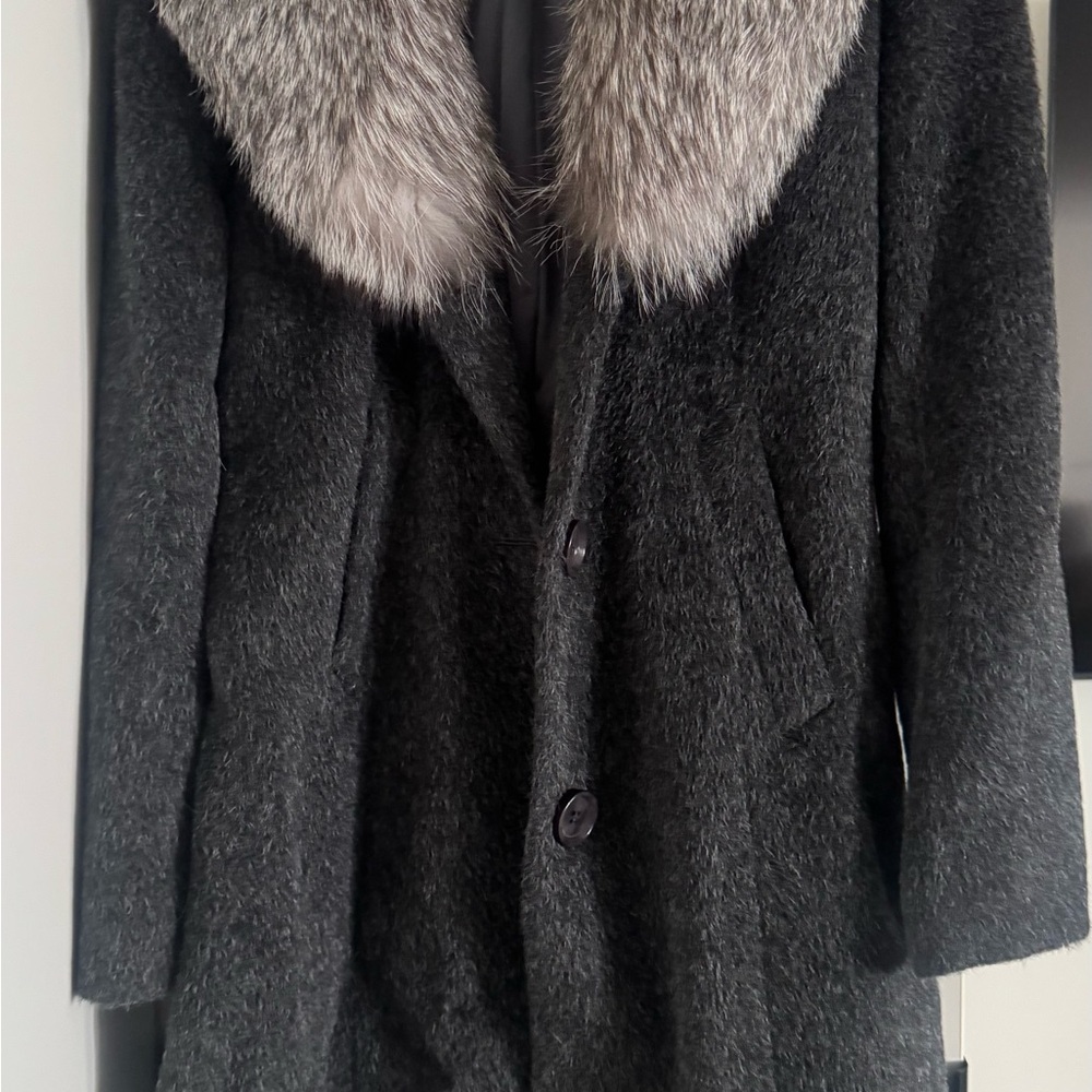 Elegant Gray Coat with Faux Fur Collar